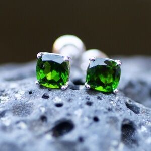 Handmade 5mm Natural Chrome Diopside Stud Earrings Sterling Silver 925